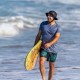 Playera de surf anti-UV de manga corta gris con estampado para hombre SS23